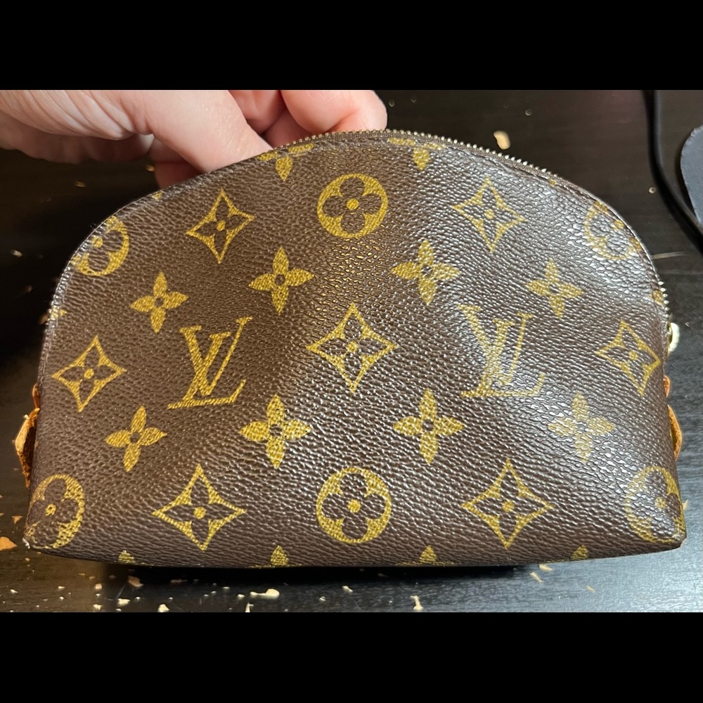 Additional Pictures!! Authentic LOUIS VUITTON Cosmetic Pouch M47515